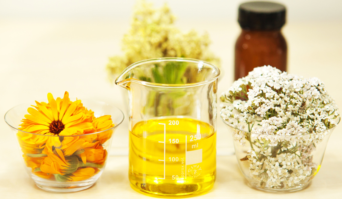 DIY Essential Oil Perfume | All Natural Perfume You Can Easily Make Yourself
