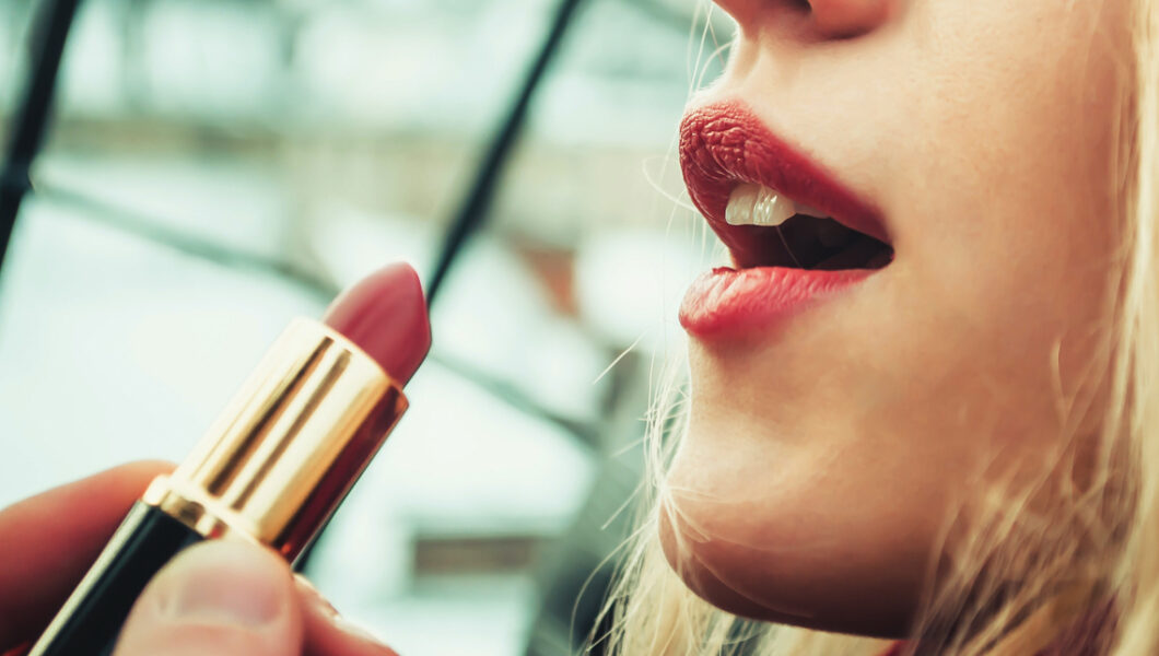 best nontoxic lipstick for fall